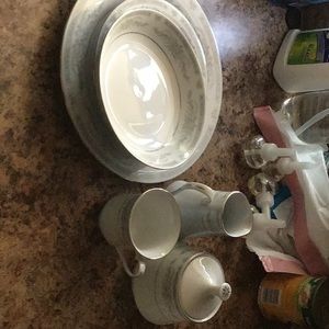 Crown Ming bone China dinner set